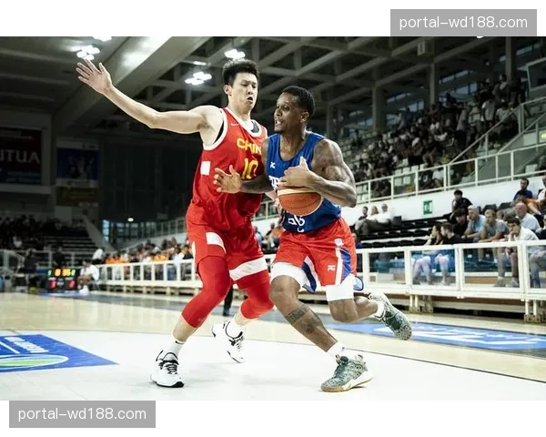 四川第三节团队配合流畅 连续传导球找到空位出手