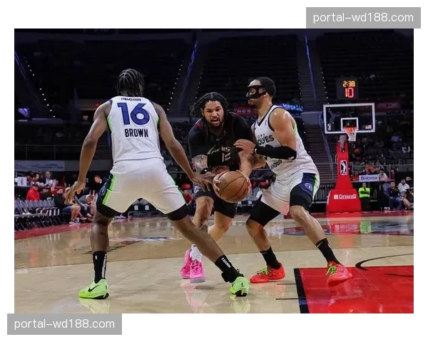 戴申尼克斯签约山西尚未注册 球队外援调整进行中